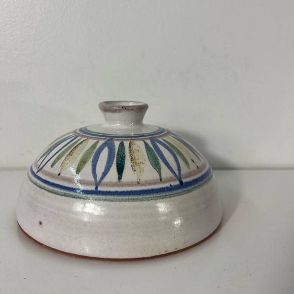 Handmade Wheel Thrown Pottery Cloche Cover with Handle Painted Glaze Signed - Picture 3 of 10